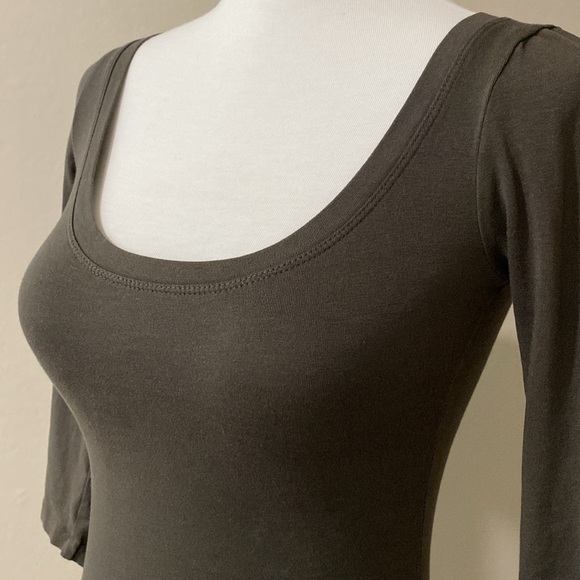 Forever 21 Gray 3/4 Sleeve Top, Size Small - Picture 2 of 5